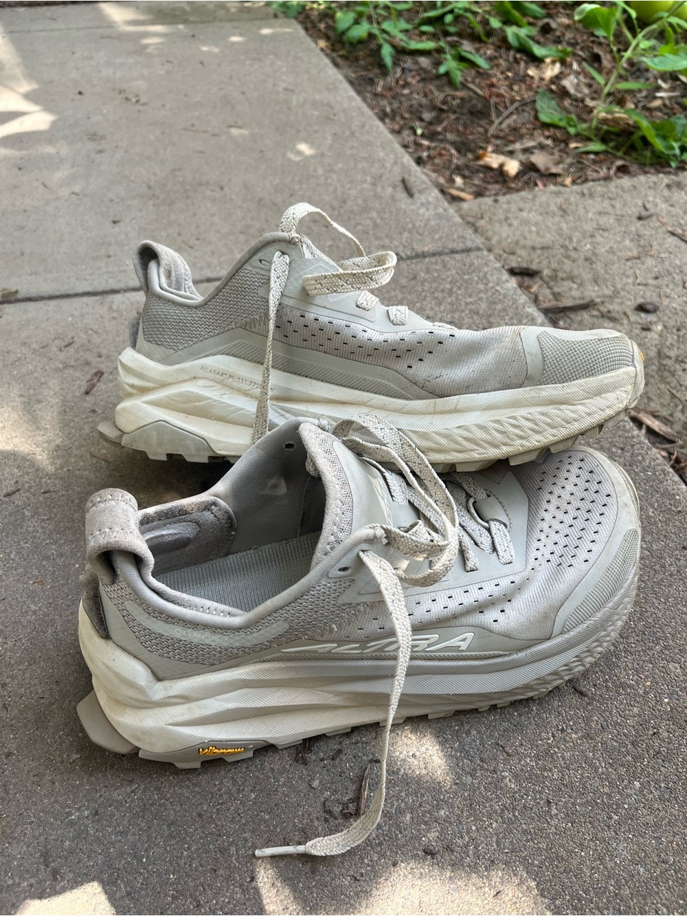 Women’s Altra Olympus 6, Sand size 7.5
